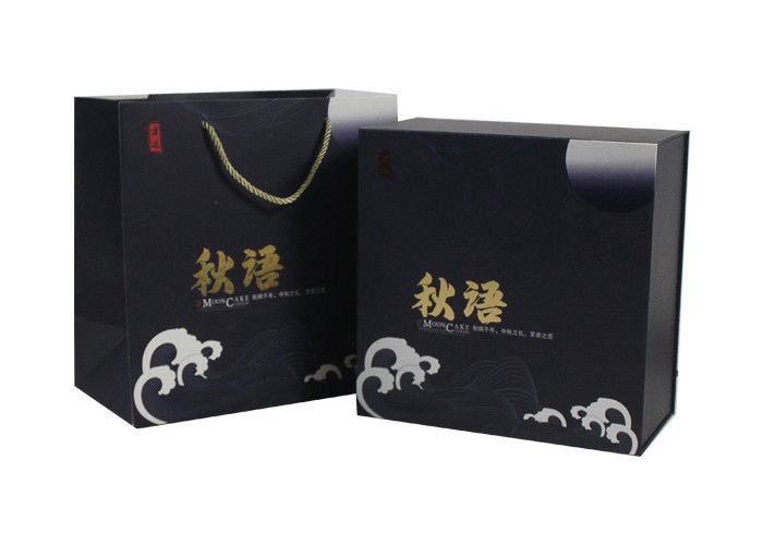 Gold Hot Stamping Gift Bag With Handles FSC ISO Certificated