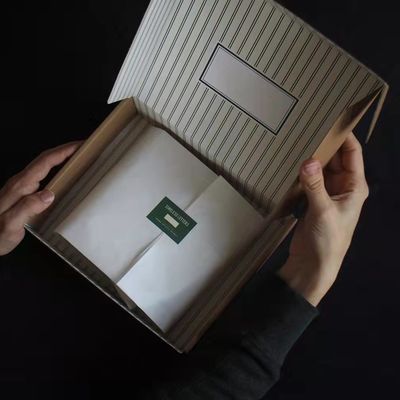 ओईएम फैंसी पैकेजिंग बॉक्स फोल्डर मैट / चमकदार लेमिनेशन