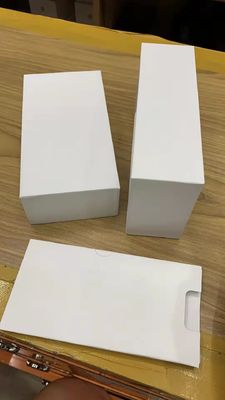럭셔리 재활용 가능한 전자 포장 상자 라크 스탬핑