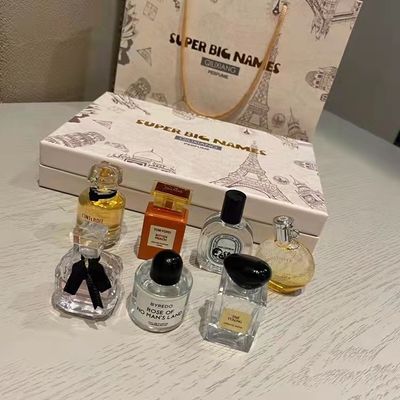 Perfume Gift Rigid Packaging Box Digunakan Kembali Matt Lamination Printing