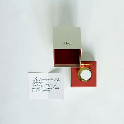 OEM Perfume Rigid Packaging Box Materiale di cartone pieghevole